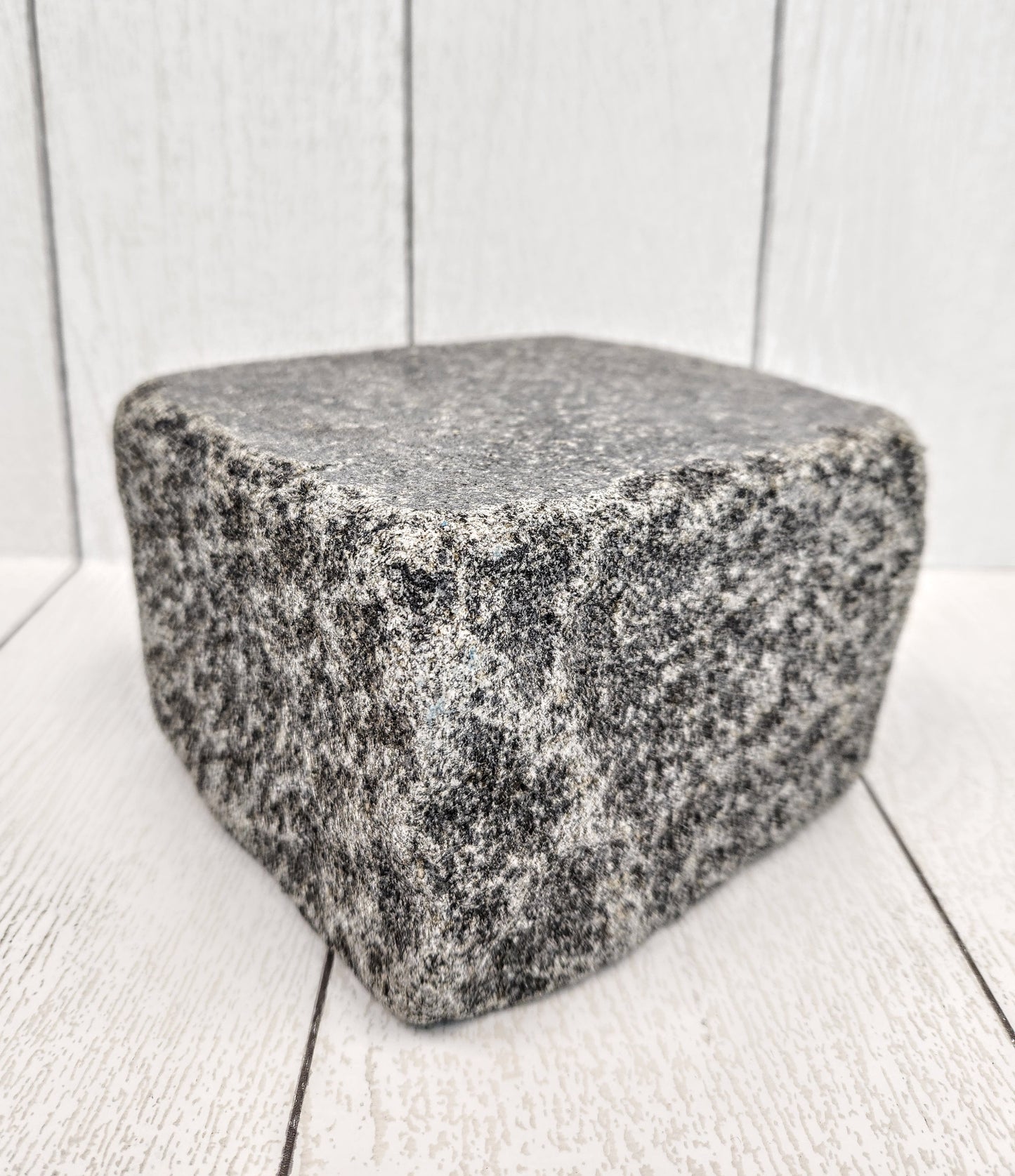 Funky Rock stone stand