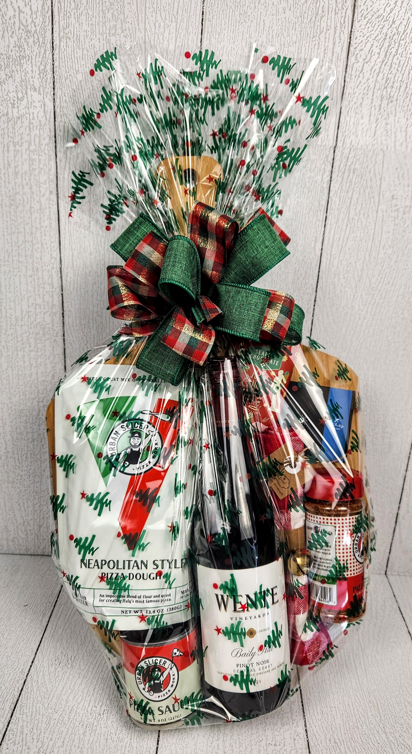 Yuletide Pizza Party with Wine